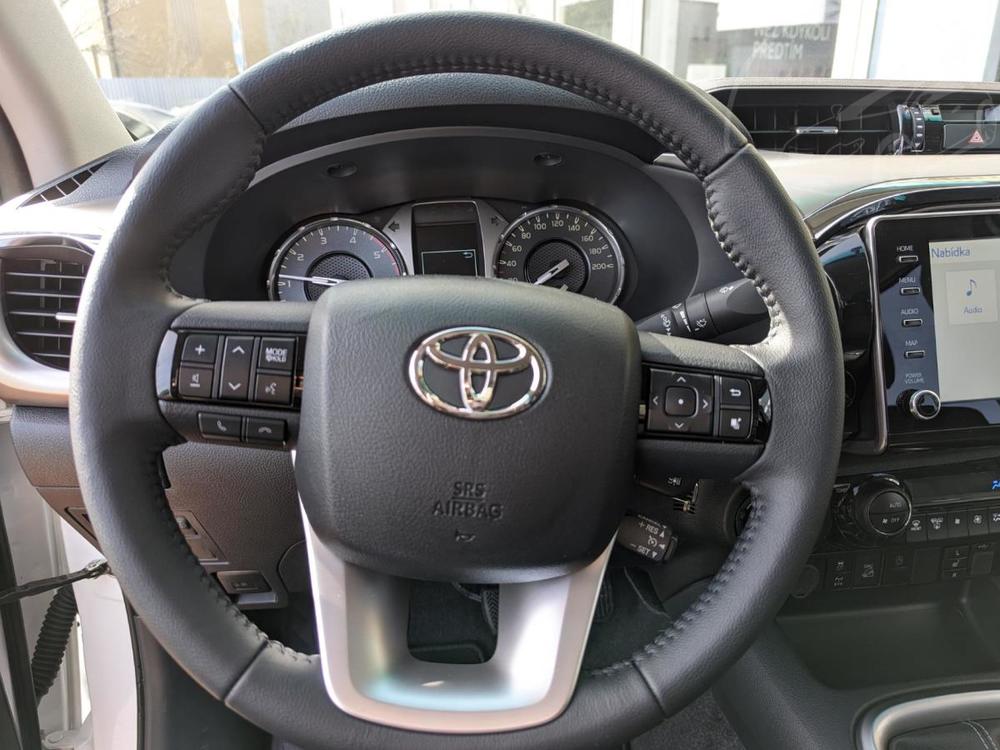 Toyota Hilux 2.4D 4x4 6MT ACTIVE