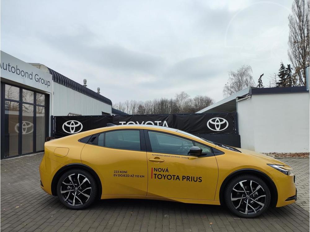 Toyota Prius 2.0 PHEV Executive + zimn pne