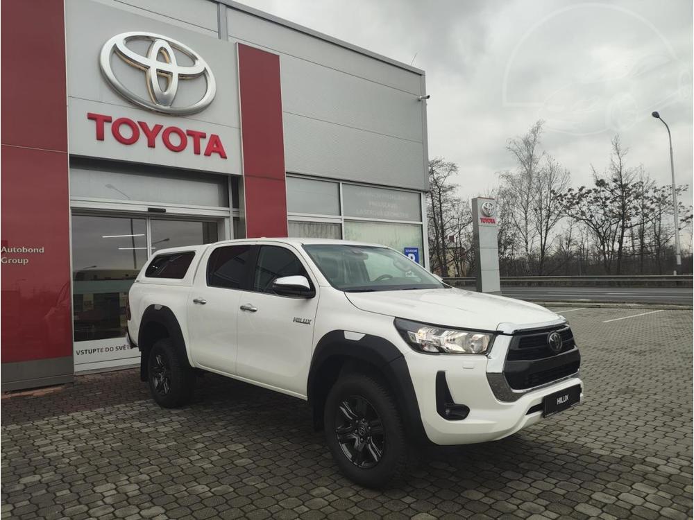 Toyota Hilux 2.4D 6AT Active 4x4 + tan za