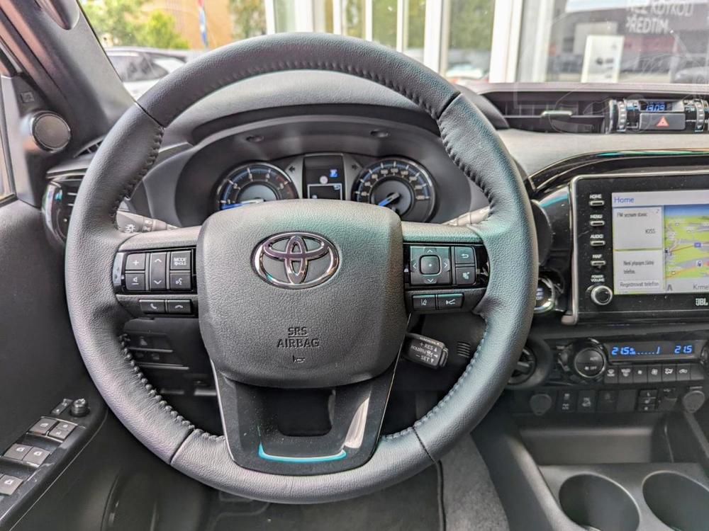 Toyota Hilux 2,8 DIESEL 4x4 6AT INVICIBLE