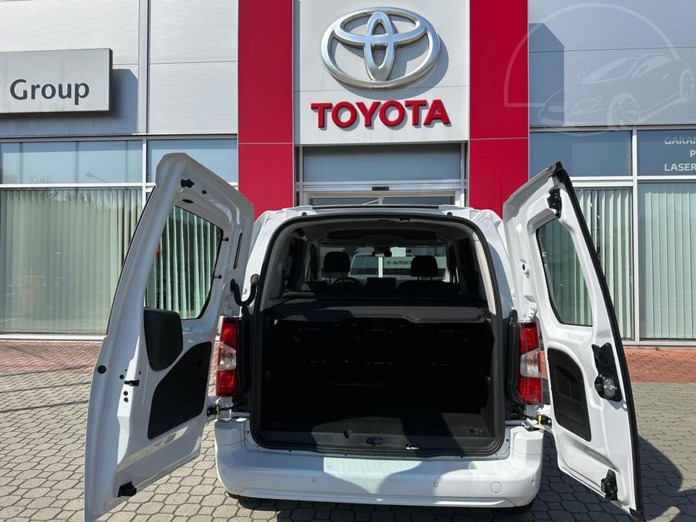 Toyota  1.2T 6MT Business