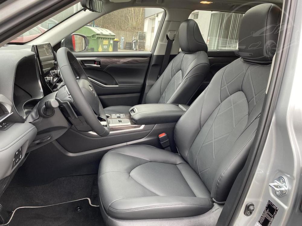 Toyota Highlander 2.5 HEV 4x4 Executive Skyview