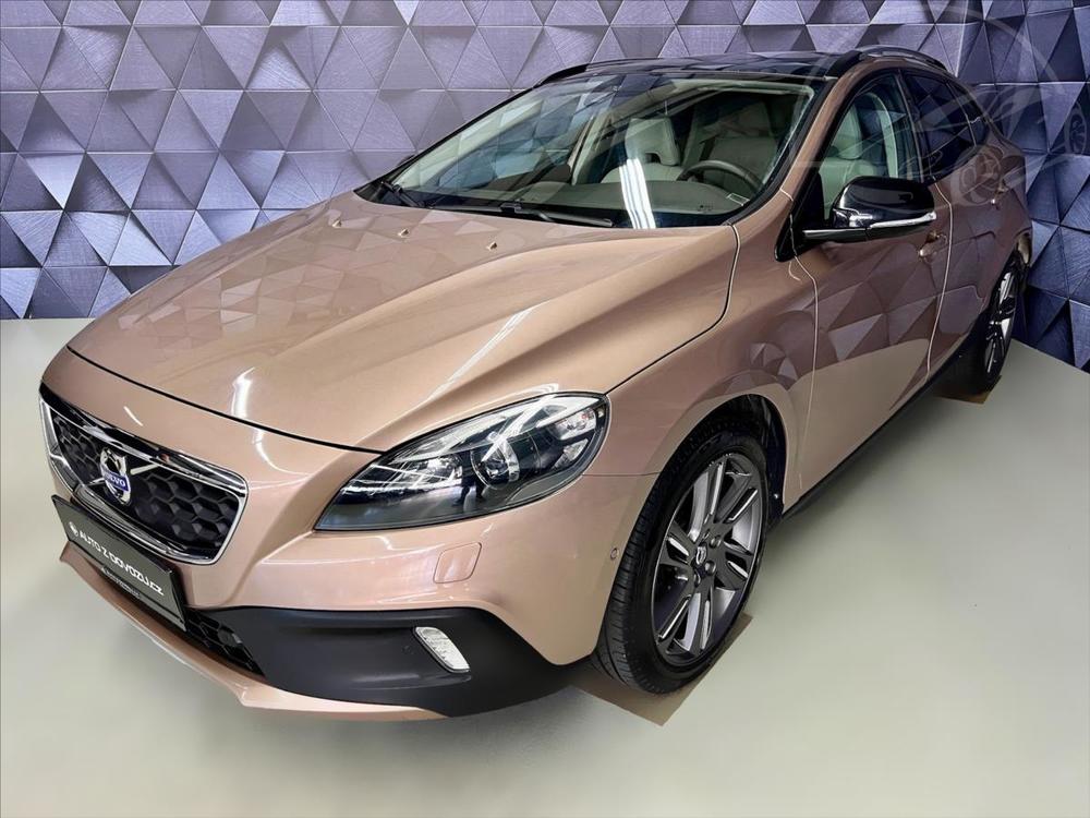 Volvo V40 CROSS COUNTRY 132KW T4, NAVIGACE, KAMERA, TEMPOMA