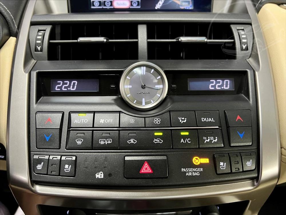 Lexus  NX 300 h 4WD LUXURY MARK LEVINSON PANORAMA