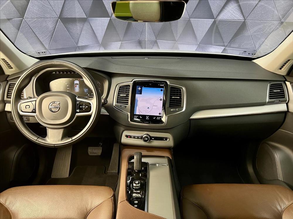 Volvo XC90 B5 AWD MOMENTUM PRO, PANORAMA, TAN, CARPLAY