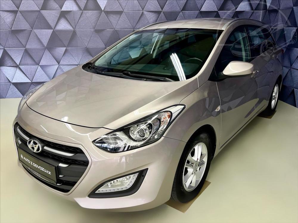 Prodm Hyundai i30 1,6 CRDi 81kW TRICOLOR, KLIMATIZACE, TEMPOMAT, PDC