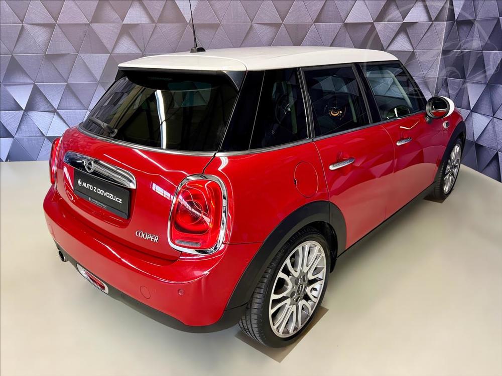 Mini Cooper 100kW AT, HEAD UP, HARMAN- KARDON, ADAPTNIVN TEMP