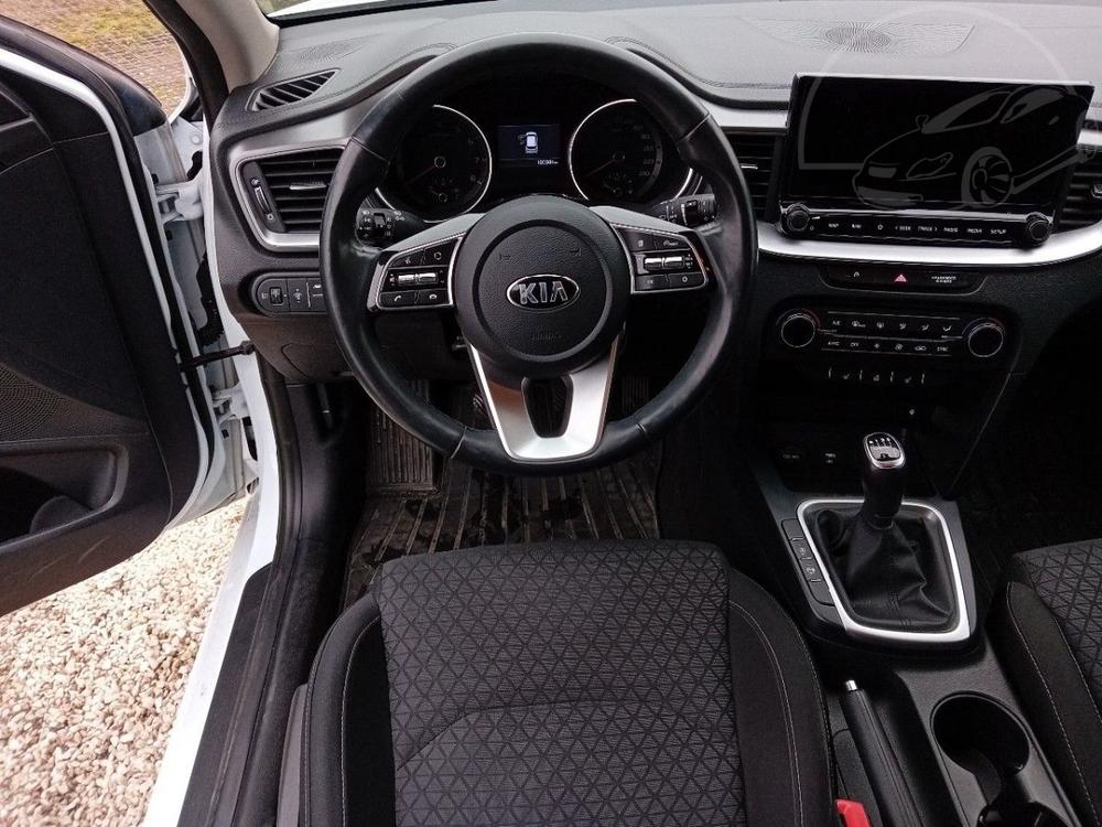 Kia Ceed 1,5i,118kW,1MAJ, CZ, SERVISKA