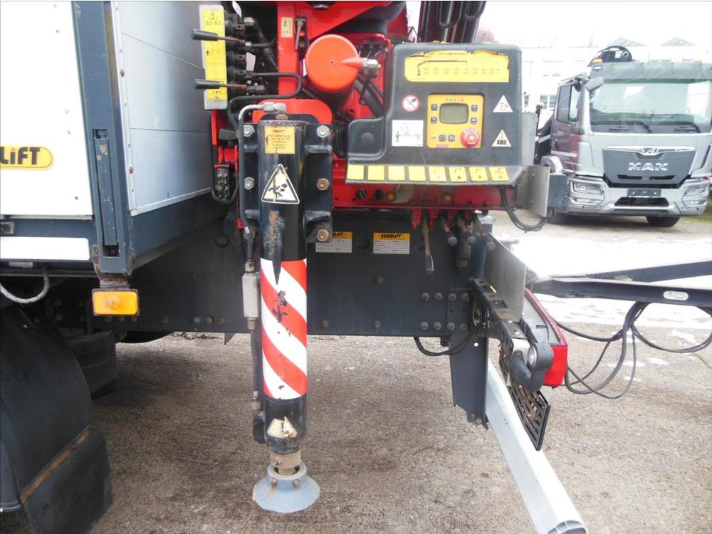 Renault  T480 6x2 FASSI 175