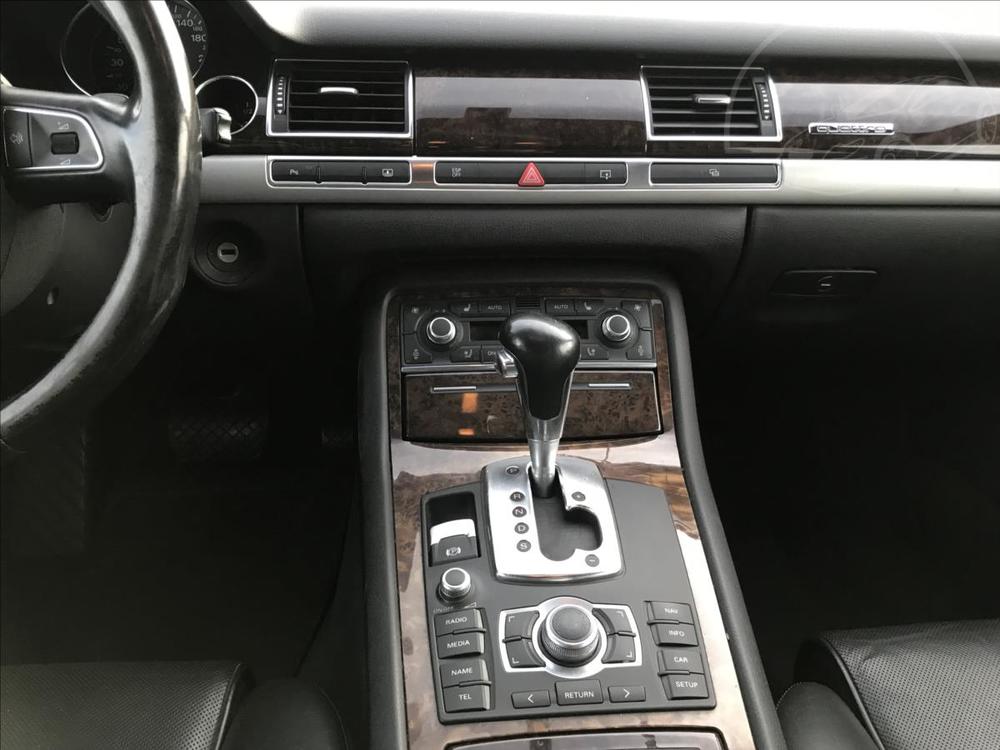 Audi A8 3,0 TDI DPF quattro tiptronic