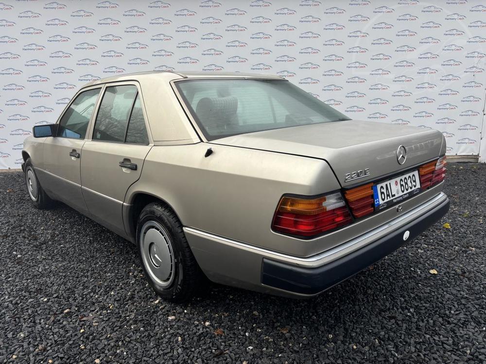 Mercedes-Benz E 220 E, 110kW