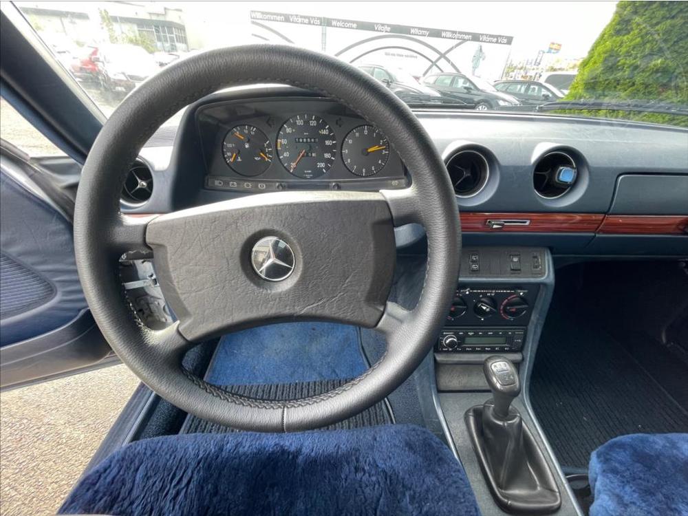 Mercedes-Benz 123 2,9