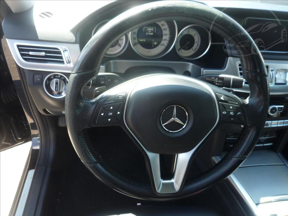 Mercedes-Benz E 3,0 300CDi 170kW,Led,Navi,Vh