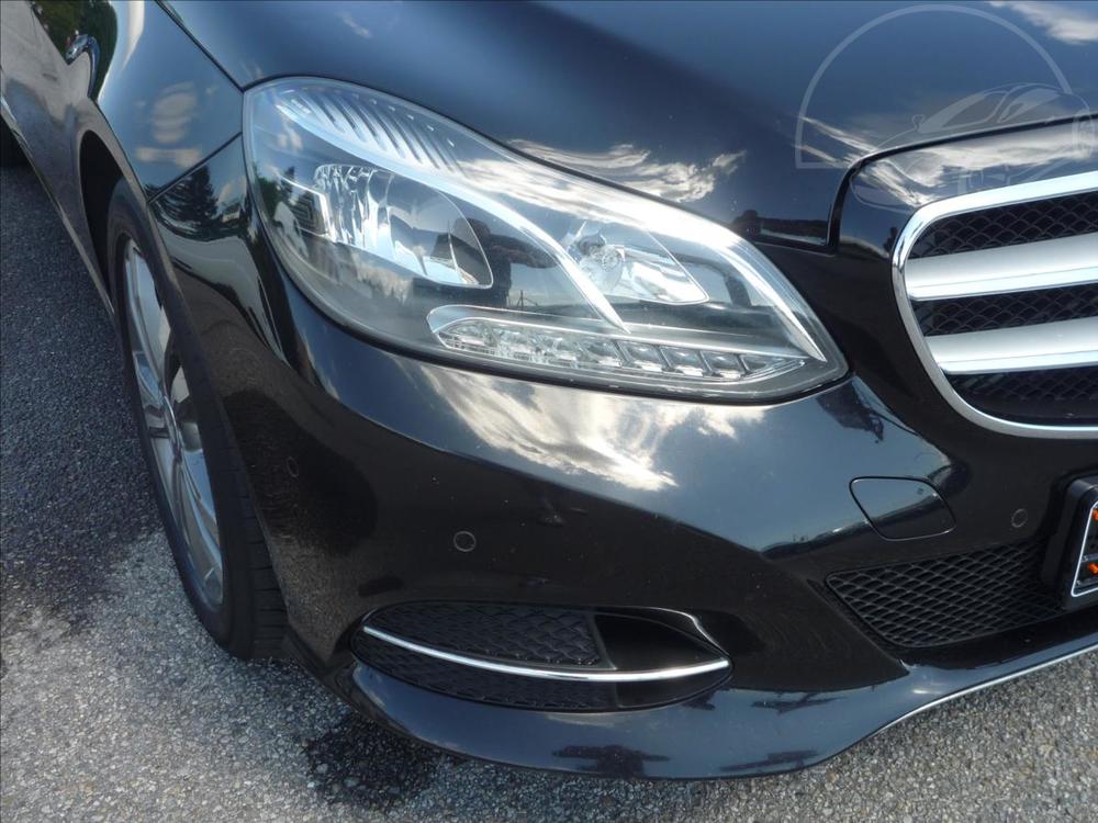 Mercedes-Benz E 3,0 300CDi 170kW,Led,Navi,Vh