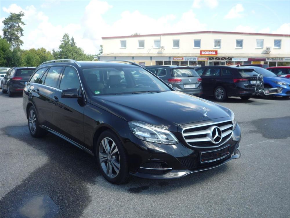 Mercedes-Benz E 3,0 300CDi 170kW,Led,Navi,Vh