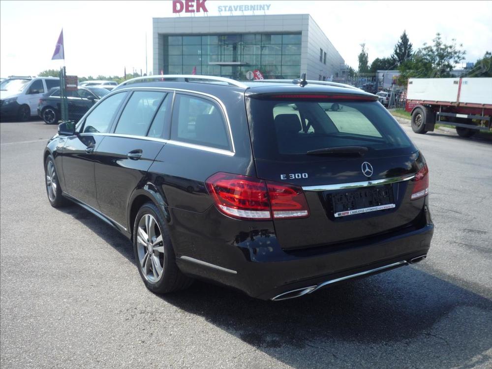 Mercedes-Benz E 3,0 300CDi 170kW,Led,Navi,Vh