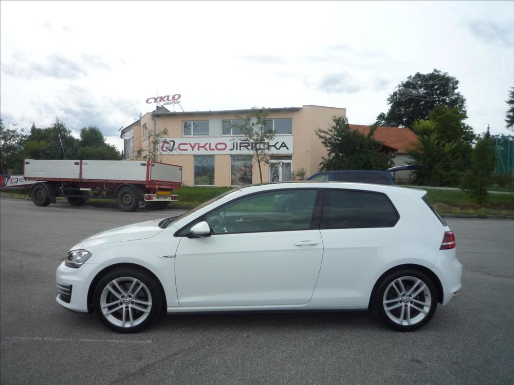 Volkswagen Golf 2,0 GTD 135kW,Xenon,Panor,1Maj