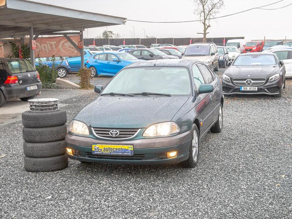 Prodm Toyota Avensis 1.8i 16V AC 5dv  TAN