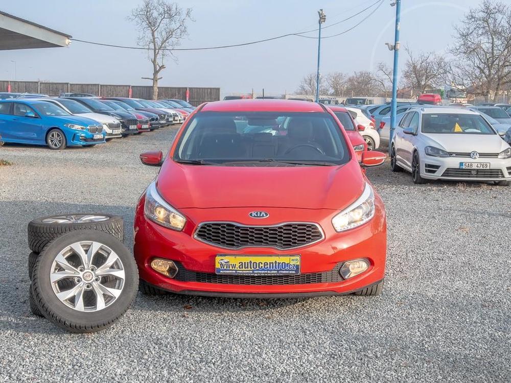 Kia Ceed R 8/13 1.6i 99KW digi  1 maj