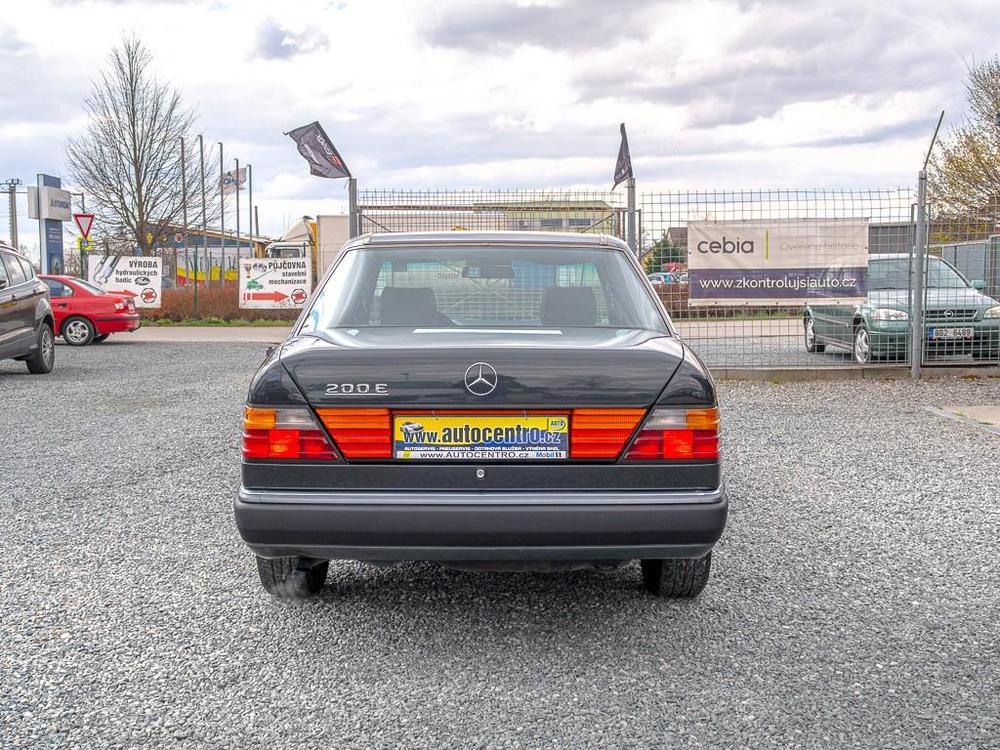 Mercedes-Benz 124 200E  STAV!!