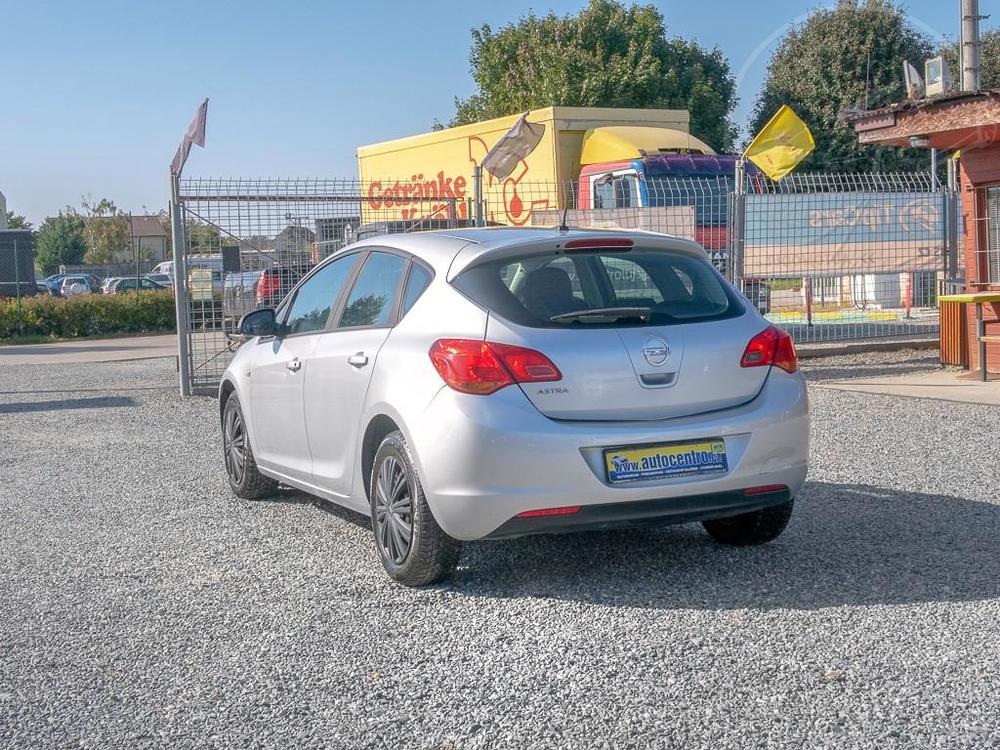Opel Astra R 1.6i 16V  1 majitelka
