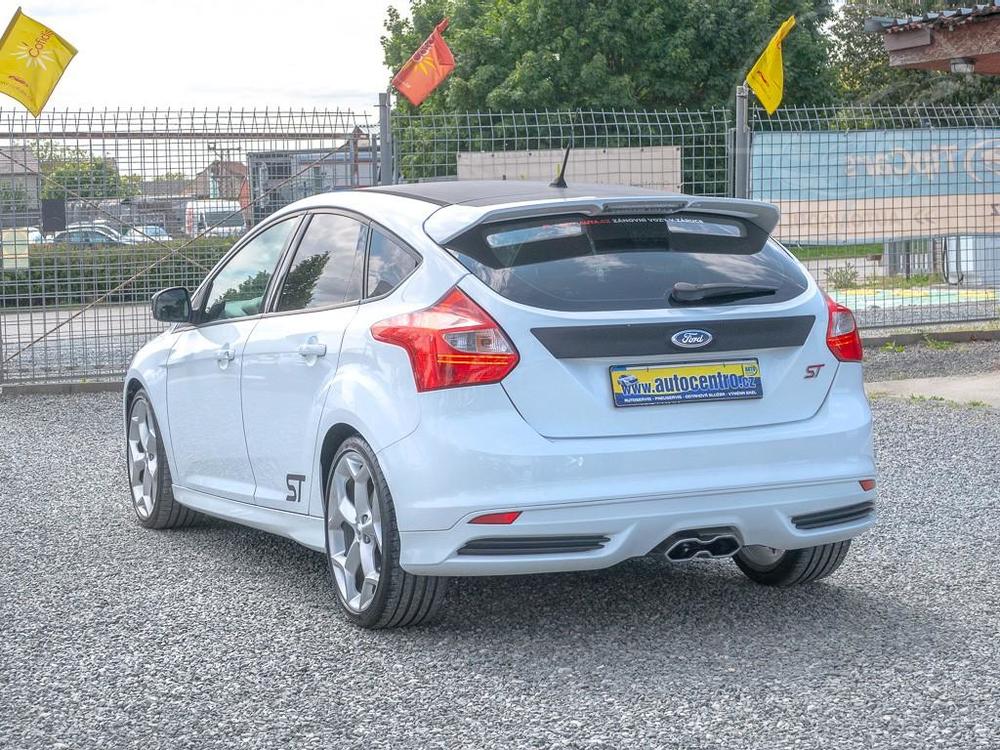 Ford Focus 12/12 2.0T 184KW ST  46tkm