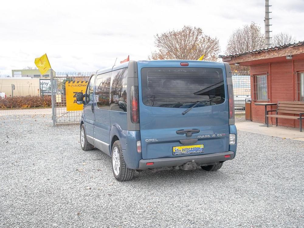 Opel Vivaro 1.9DCI AC  7 sedadel