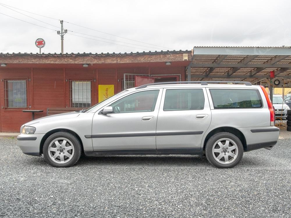 Volvo V70 2.4D 120KW mat  4x4