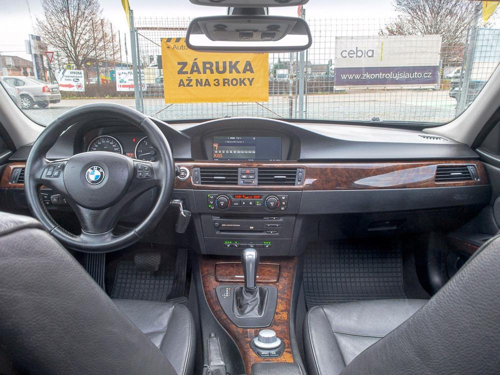 BMW 330 D 170KW 4x4 mat  PANORAMA