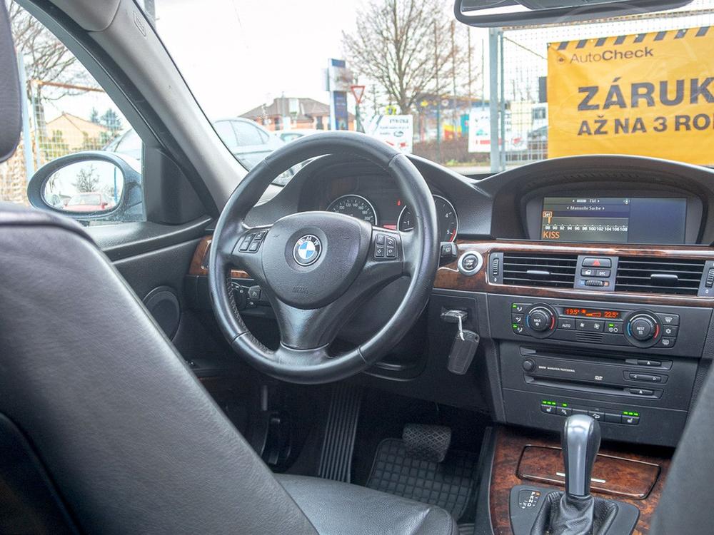 BMW 330 D 170KW 4x4 mat  PANORAMA