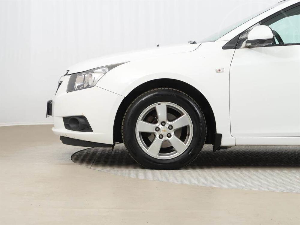 Chevrolet Cruze 1.8 i 16V, Automat, po STK