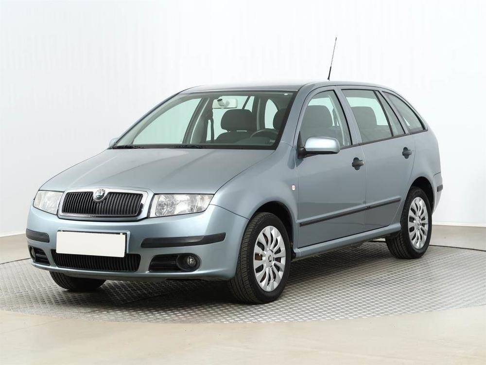 koda Fabia 1.2 12V, po STK, rezervace