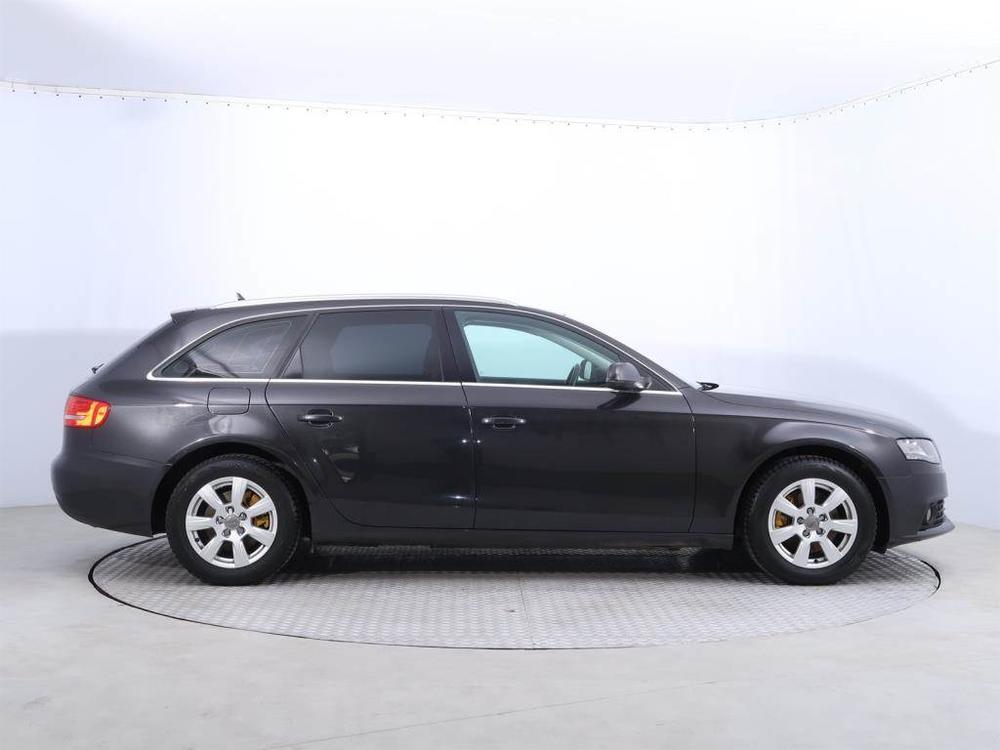 Audi A4 1.8 TFSI, Serv.kniha, Navi