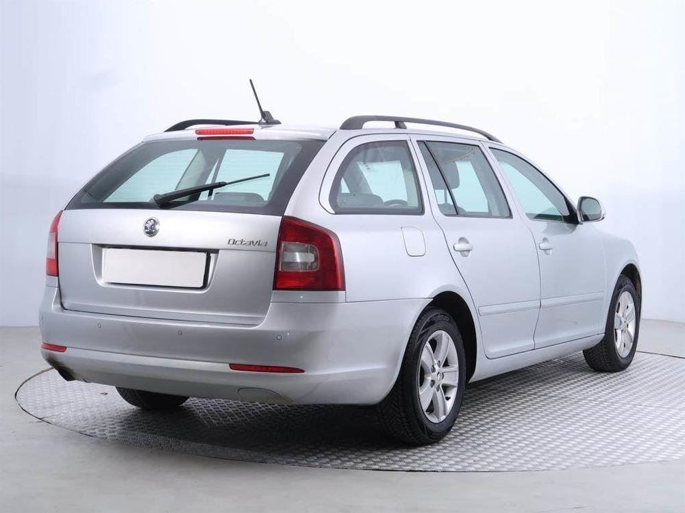 koda Octavia 1.6 TDI, Navi, Koen sedaky