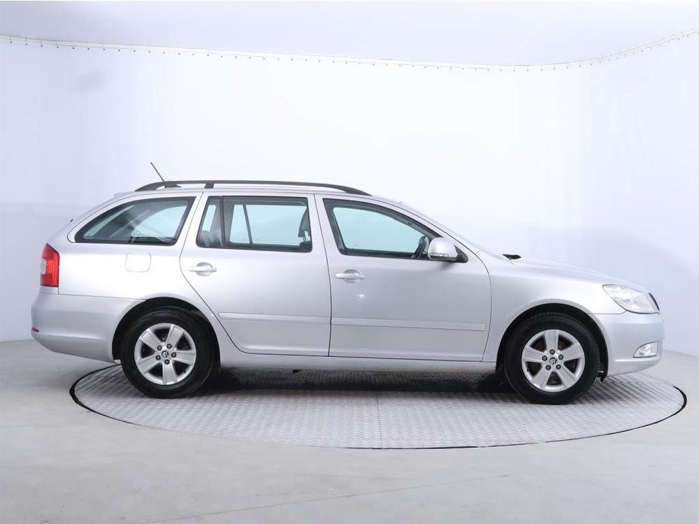 koda Octavia 1.6 TDI, Navi, Koen sedaky