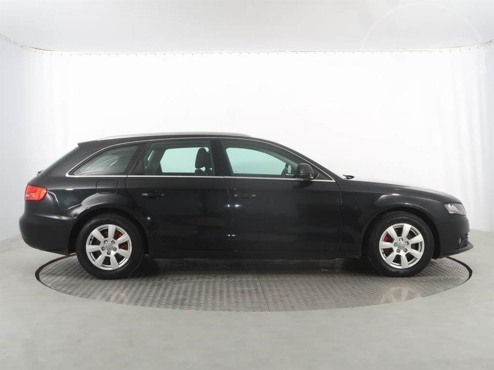 Audi A4 2.0 TDI, Automatick klima