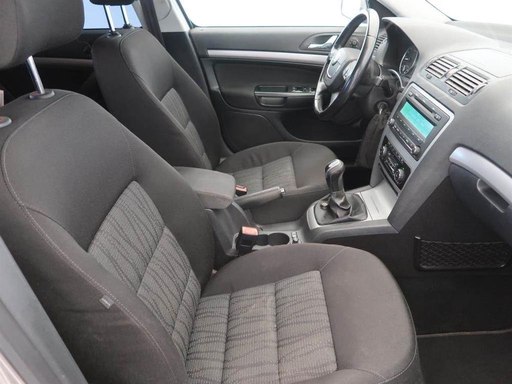 koda Octavia Elegance 1.6 TDI, Serv.kniha