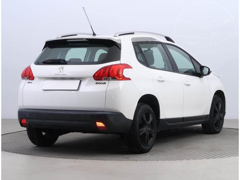 Peugeot 2008 1.2 PureTech, Automat