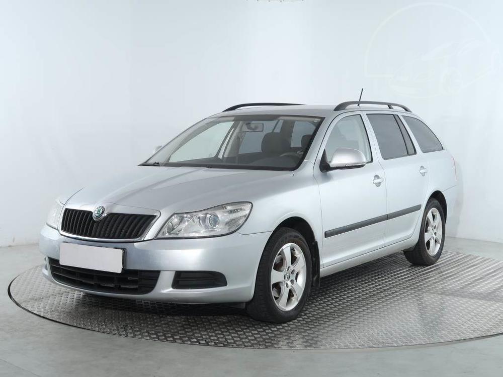 koda Octavia 1.6 TDI, Klima, El. okna