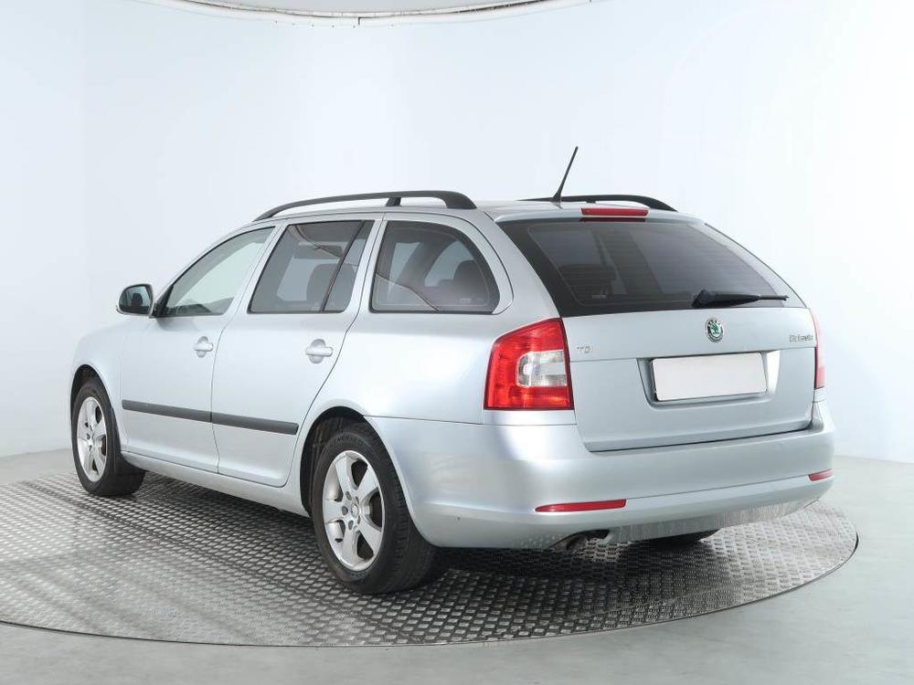 koda Octavia 1.6 TDI, Klima, El. okna