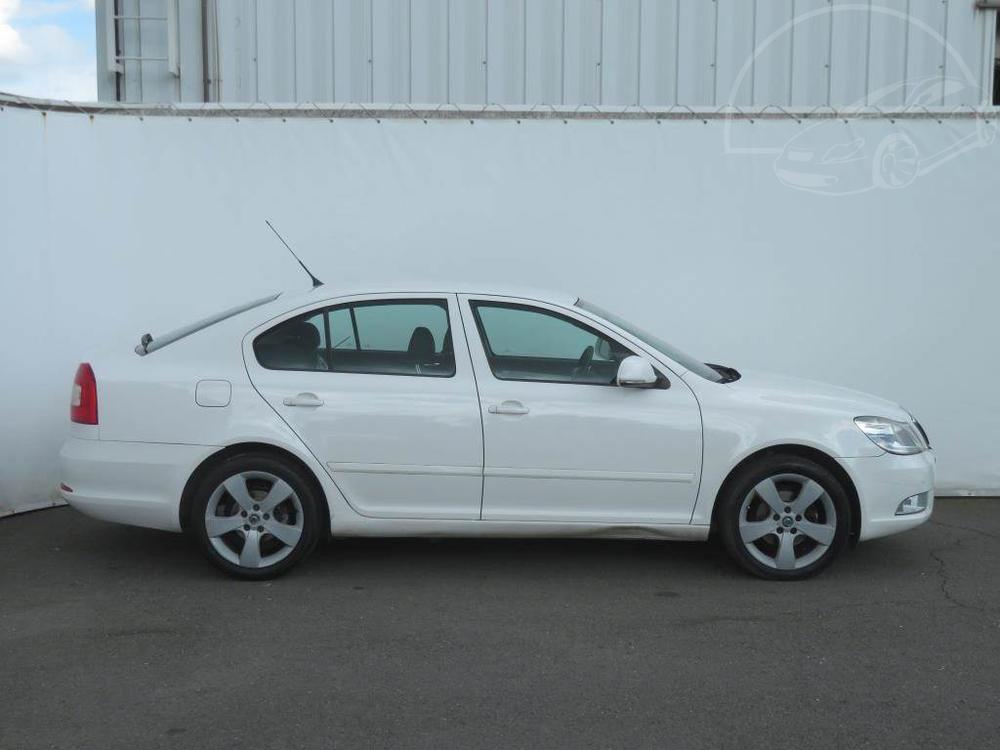 koda Octavia 1.6 TDI, Ambition, Serv.kniha