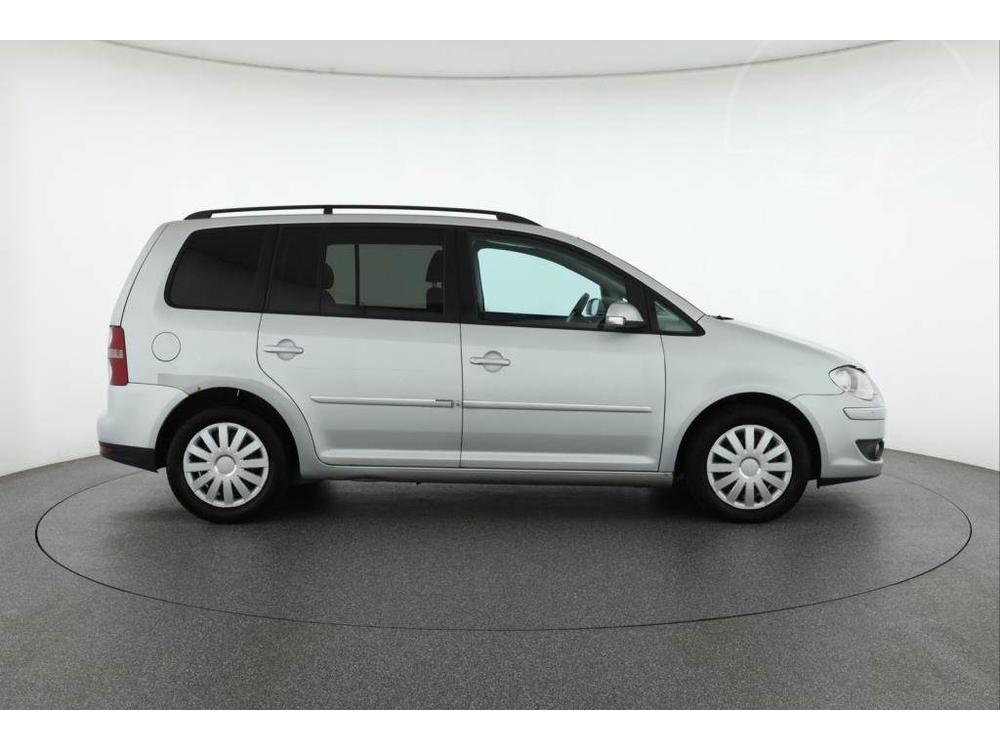 Volkswagen Touran 2.0 TDI, po STK