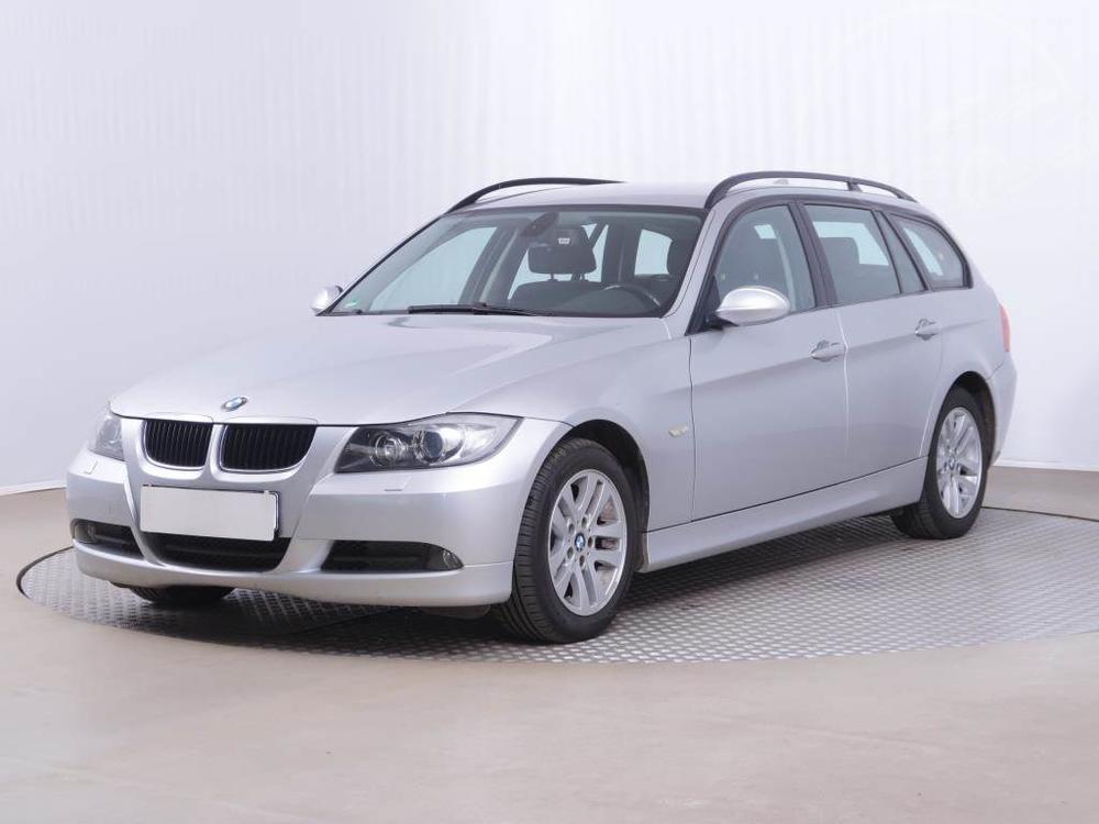 BMW 320 320 d, Xenony