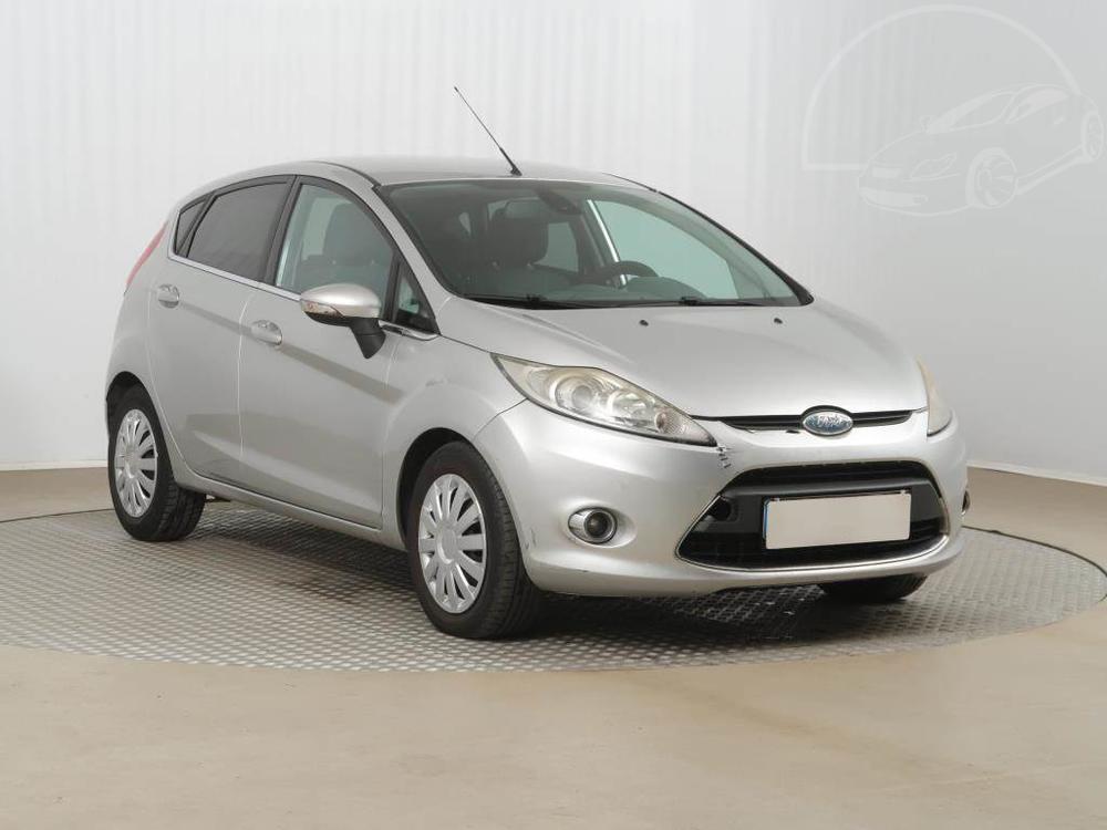 Prodm Ford Fiesta 1.6 TDCi, Automatick klima