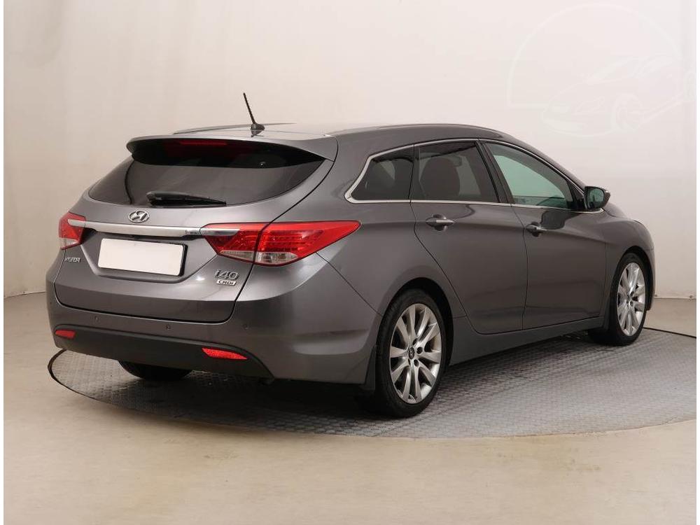 Hyundai i40 1.7 CRDi, Xenony