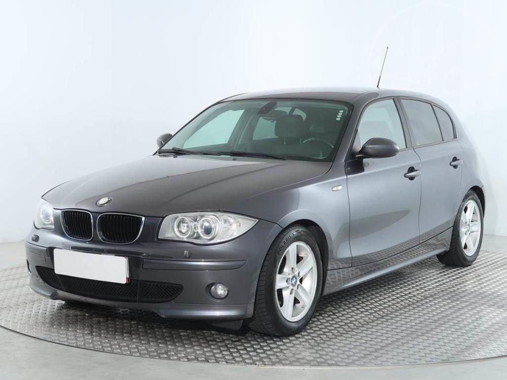 BMW 120 120d, Xenony