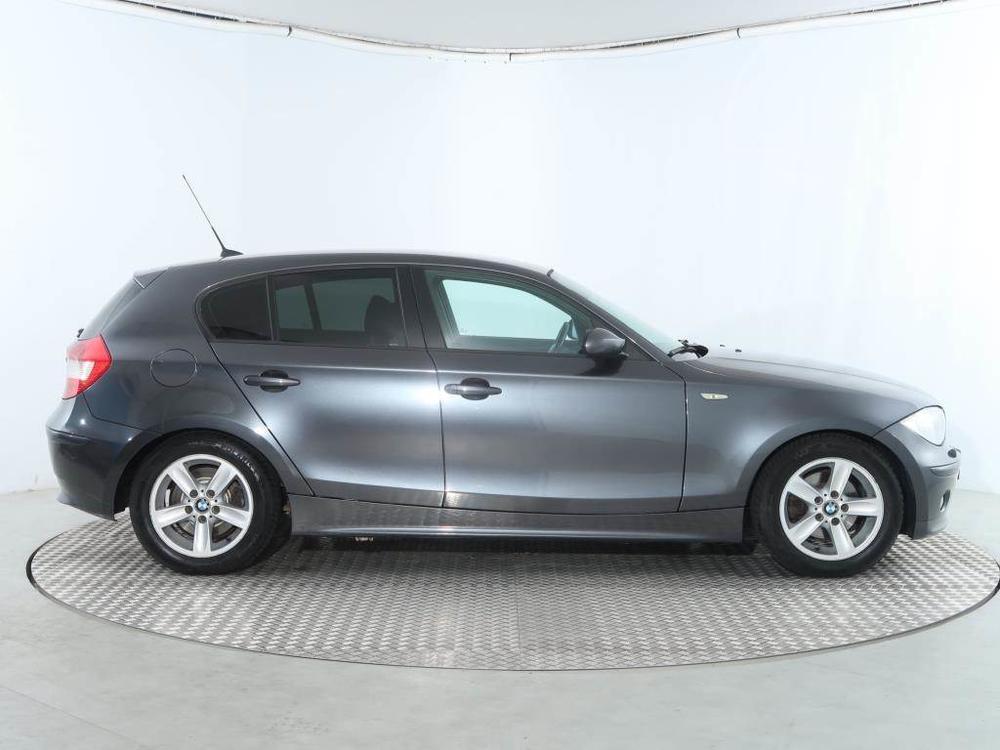 BMW 120 120d, Xenony