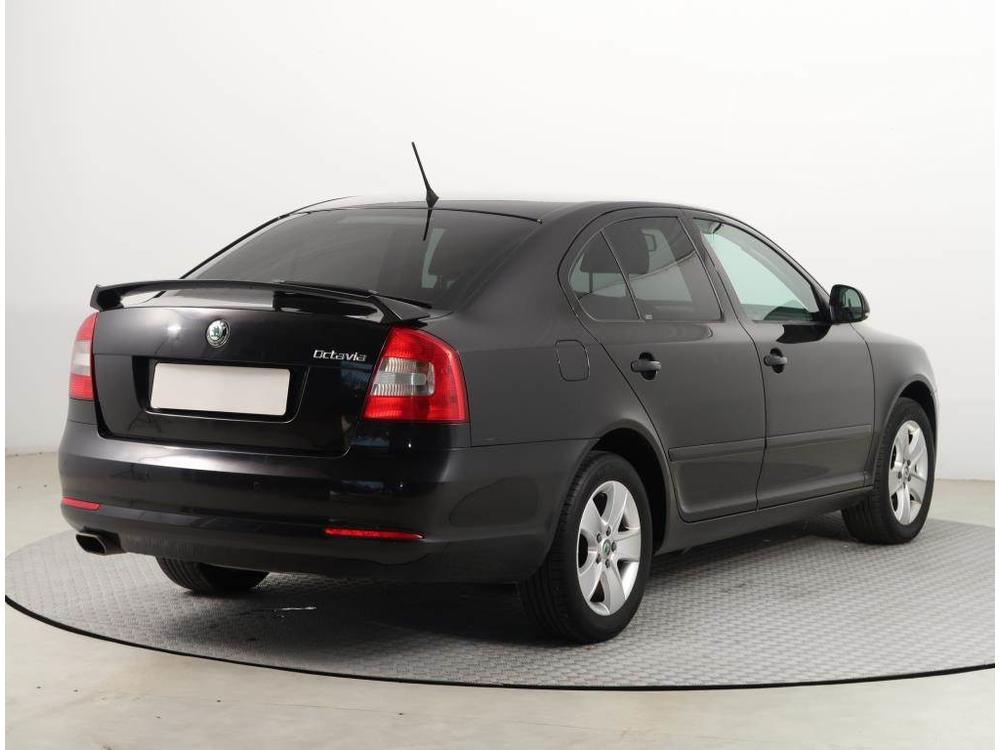 koda Octavia 1.6 TDI, Elegance, Serv.kniha