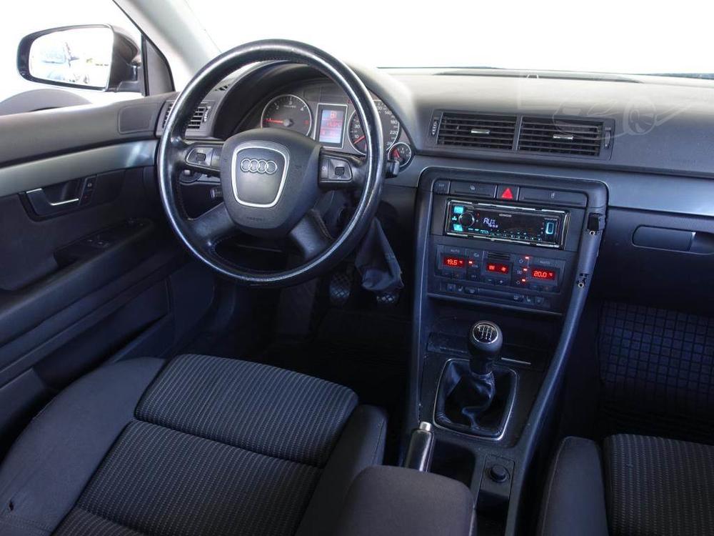 Audi A4 2.0 TDI, Automatick klima