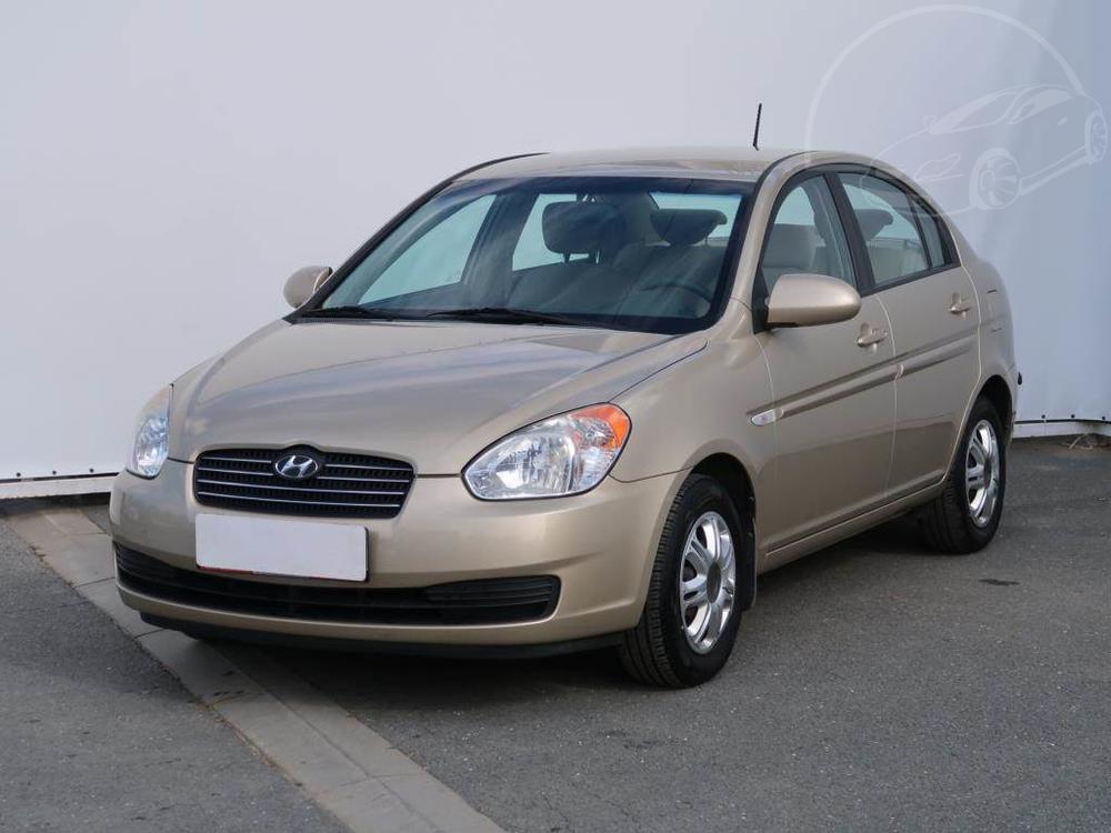 Hyundai Accent 1.4i, po STK, zamluveno